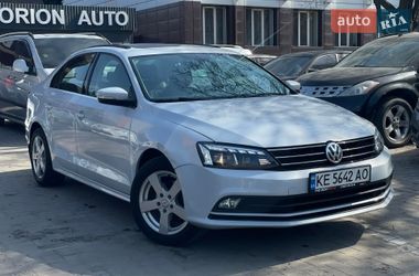 Седан Volkswagen Jetta 2017 в Дніпрі