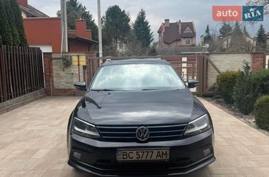 Седан Volkswagen Jetta 2016 в Львове