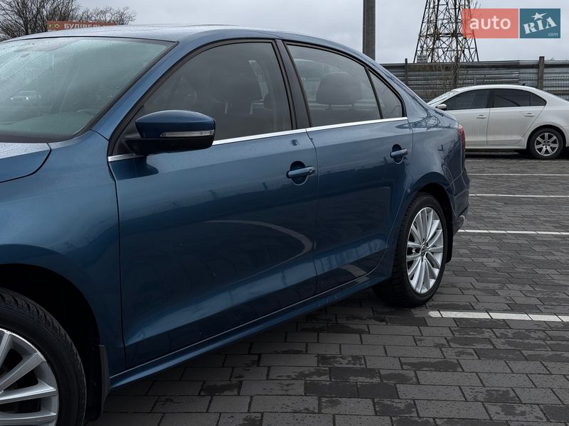 Седан Volkswagen Jetta 2014 в Ивано-Франковске