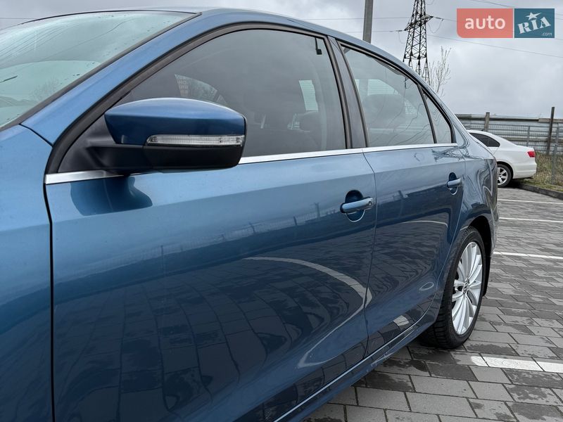 Седан Volkswagen Jetta 2014 в Ивано-Франковске