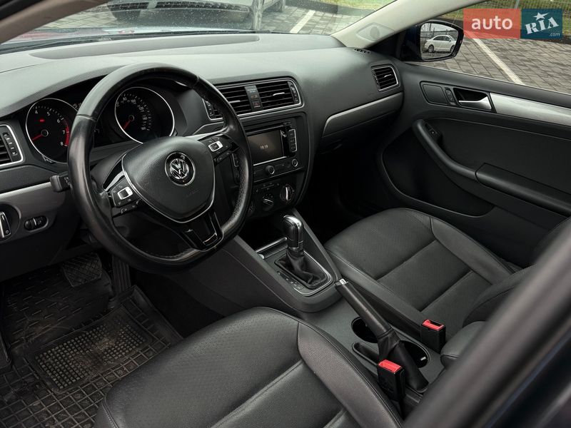 Седан Volkswagen Jetta 2014 в Ивано-Франковске