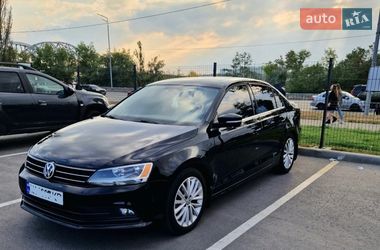 Седан Volkswagen Jetta 2015 в Києві