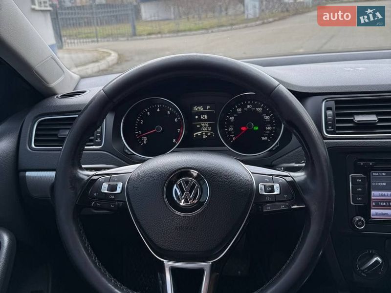 Седан Volkswagen Jetta 2015 в Чернигове