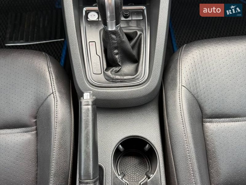 Седан Volkswagen Jetta 2015 в Чернигове