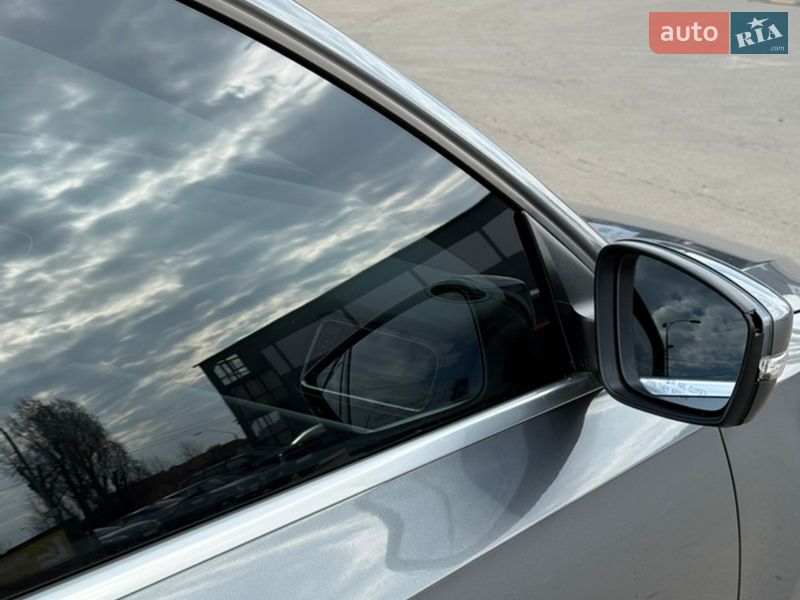 Седан Volkswagen Jetta 2013 в Киеве