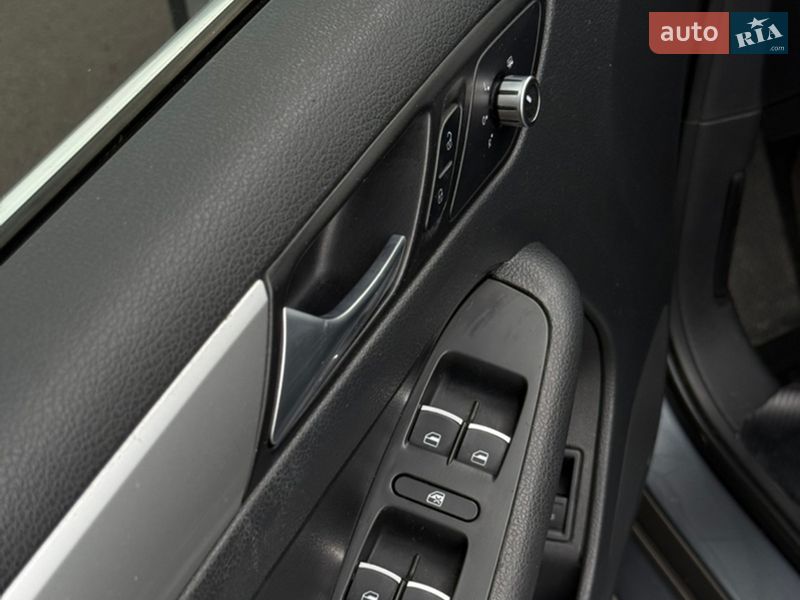 Седан Volkswagen Jetta 2013 в Киеве