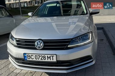 Седан Volkswagen Jetta 2015 в Львове