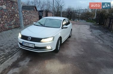 Седан Volkswagen Jetta 2017 в Житомире