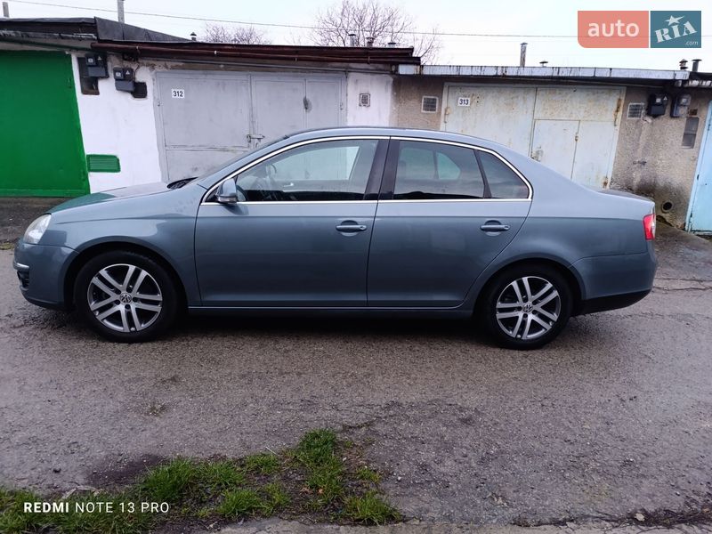 Седан Volkswagen Jetta 2006 в Тернополі
