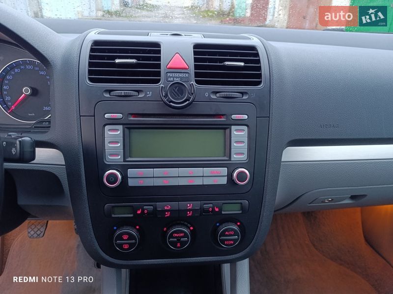 Седан Volkswagen Jetta 2006 в Тернополі