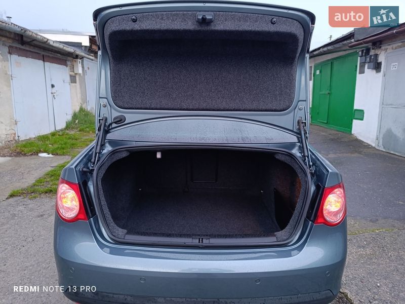 Седан Volkswagen Jetta 2006 в Тернополі