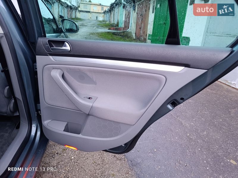 Седан Volkswagen Jetta 2006 в Тернополі