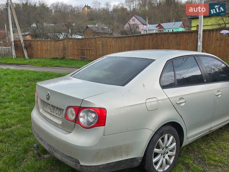 Седан Volkswagen Jetta 2010 в Житомире