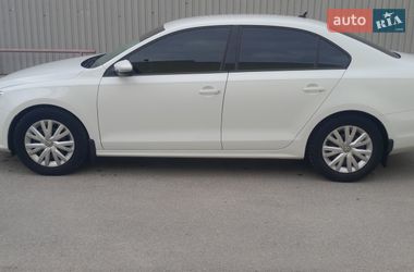 Седан Volkswagen Jetta 2016 в Кропивницком