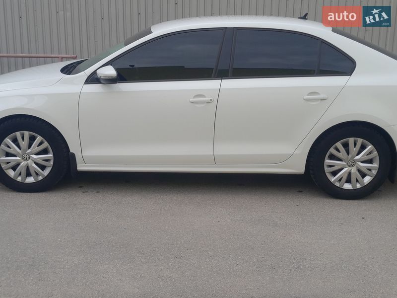 Седан Volkswagen Jetta 2016 в Кропивницькому