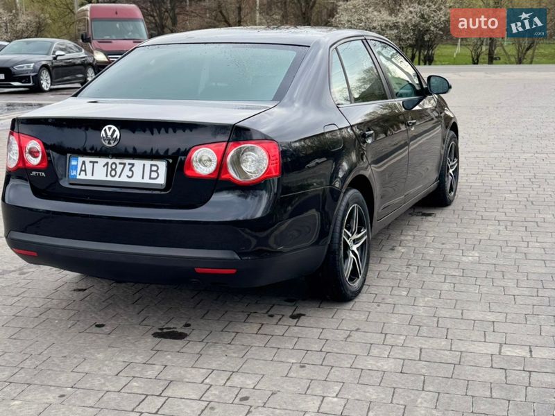 Седан Volkswagen Jetta 2006 в Надворной
