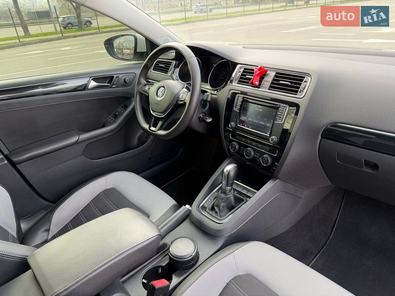 Седан Volkswagen Jetta 2016 в Киеве фото 12 Седан Volkswagen Jetta 2016 в Киеве