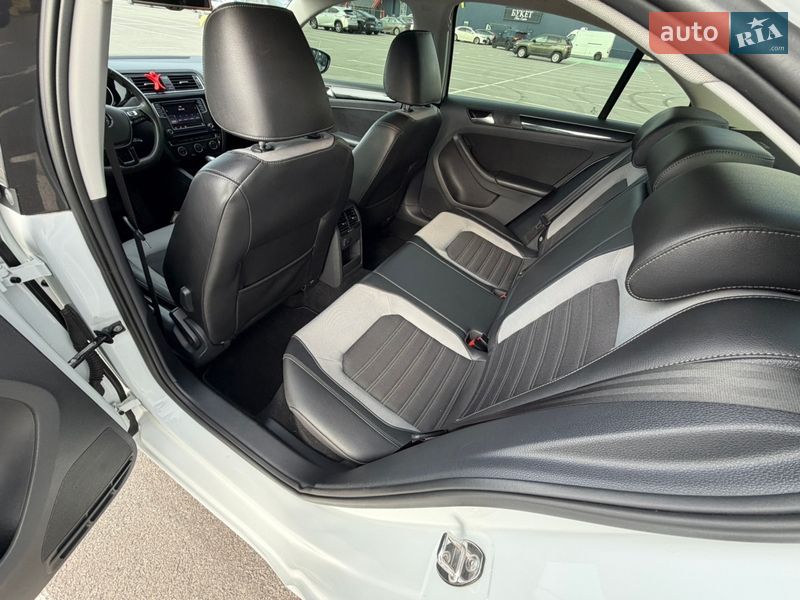 Седан Volkswagen Jetta 2016 в Киеве фото 17 Седан Volkswagen Jetta 2016 в Киеве
