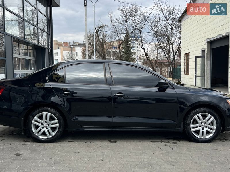 Седан Volkswagen Jetta 2017 в Ивано-Франковске
