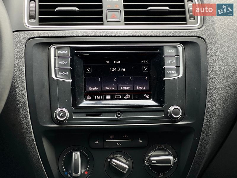 Седан Volkswagen Jetta 2017 в Ивано-Франковске