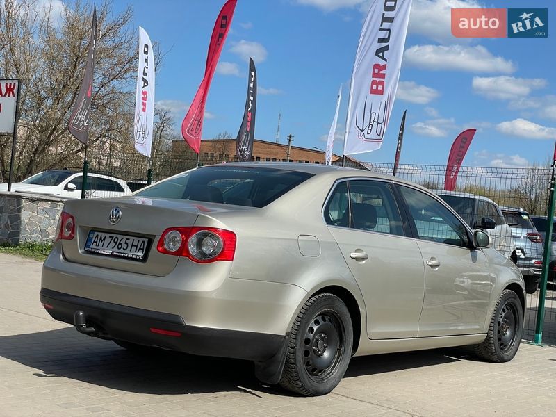 Седан Volkswagen Jetta 2005 в Бердичеве