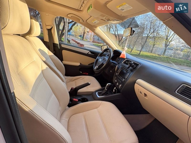 Седан Volkswagen Jetta 2013 в Киеве