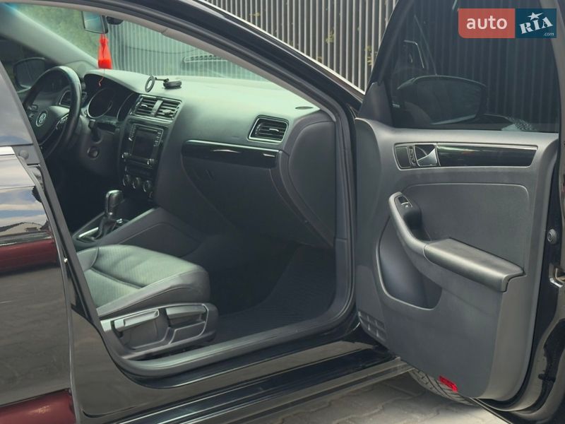 Седан Volkswagen Jetta 2016 в Умани