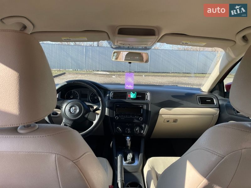Седан Volkswagen Jetta 2012 в Ивано-Франковске