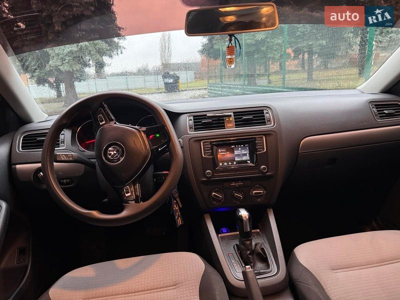 Седан Volkswagen Jetta 2017 в Кропивницком