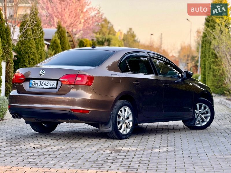 Седан Volkswagen Jetta 2011 в Одессе