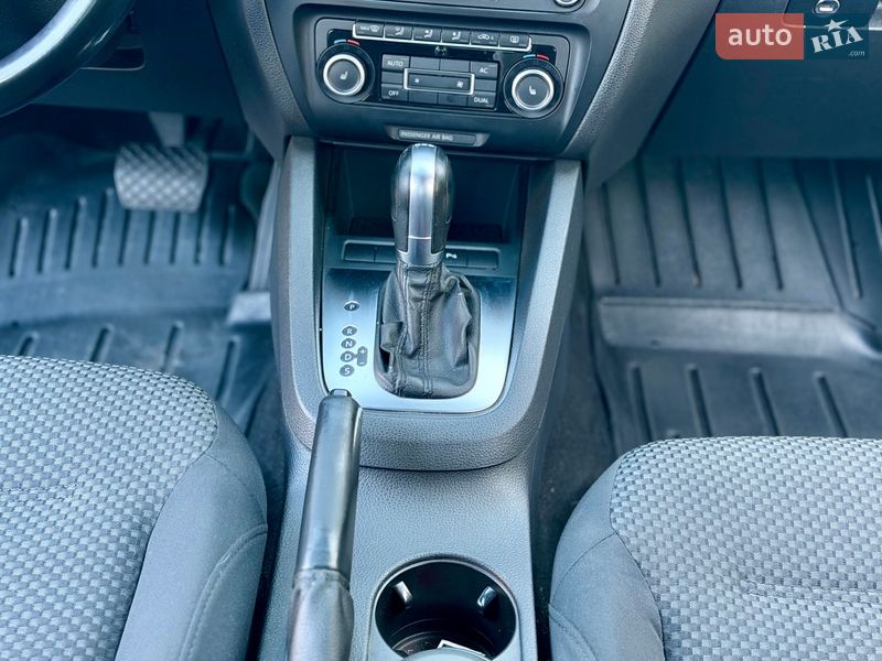 Седан Volkswagen Jetta 2011 в Одессе