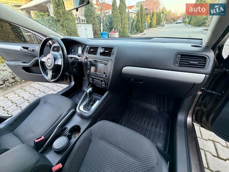 Седан Volkswagen Jetta 2011 в Одессе