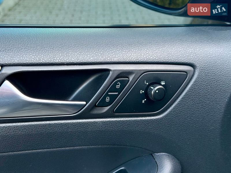 Седан Volkswagen Jetta 2011 в Одессе