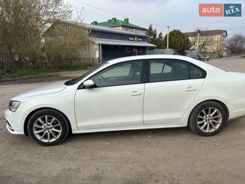 Седан Volkswagen Jetta 2016 в Киеве