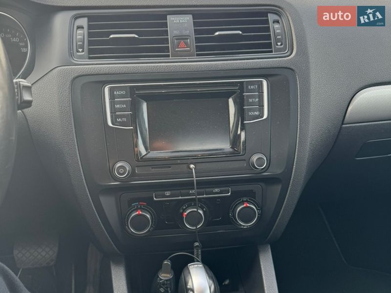 Седан Volkswagen Jetta 2016 в Киеве