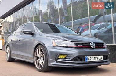 Седан Volkswagen Jetta 2016 в Киеве