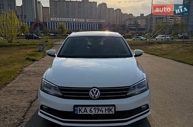 Седан Volkswagen Jetta 2016 в Киеве
