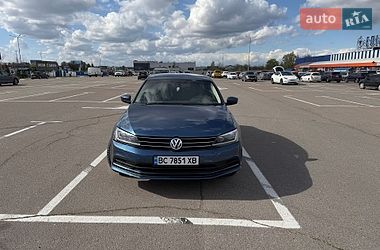 Седан Volkswagen Jetta 2016 в Львові