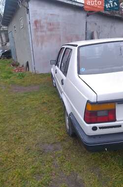 Седан Volkswagen Jetta 1986 в Бродах
