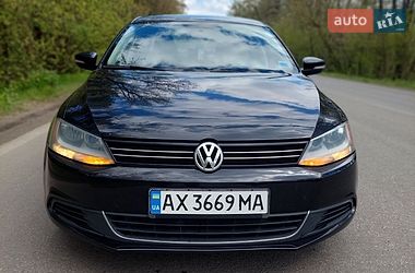 Седан Volkswagen Jetta 2013 в Харькове