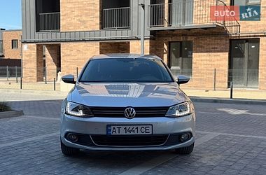 Седан Volkswagen Jetta 2013 в Івано-Франківську