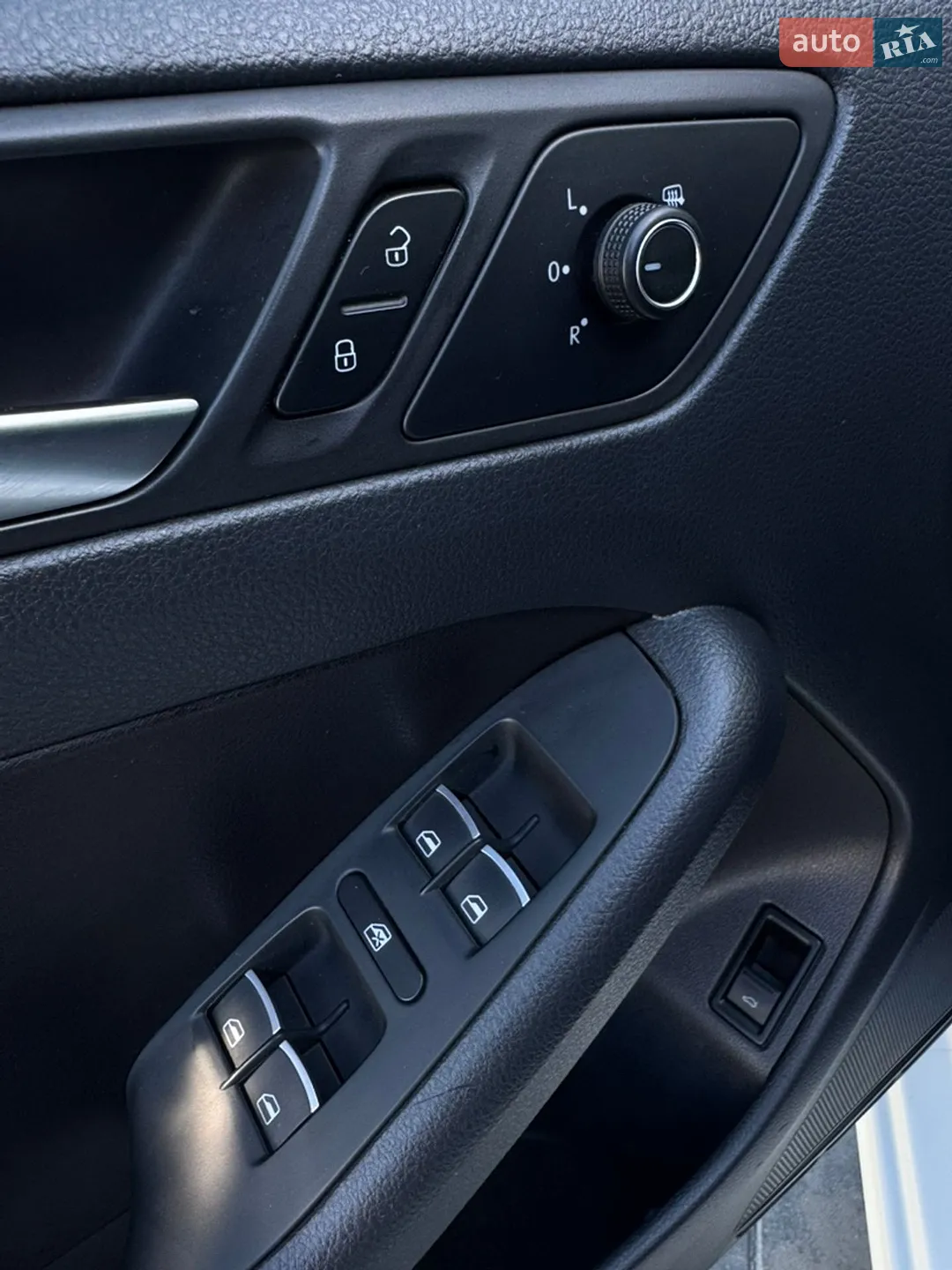 2016 Volkswagen Jetta - мініатюра 38