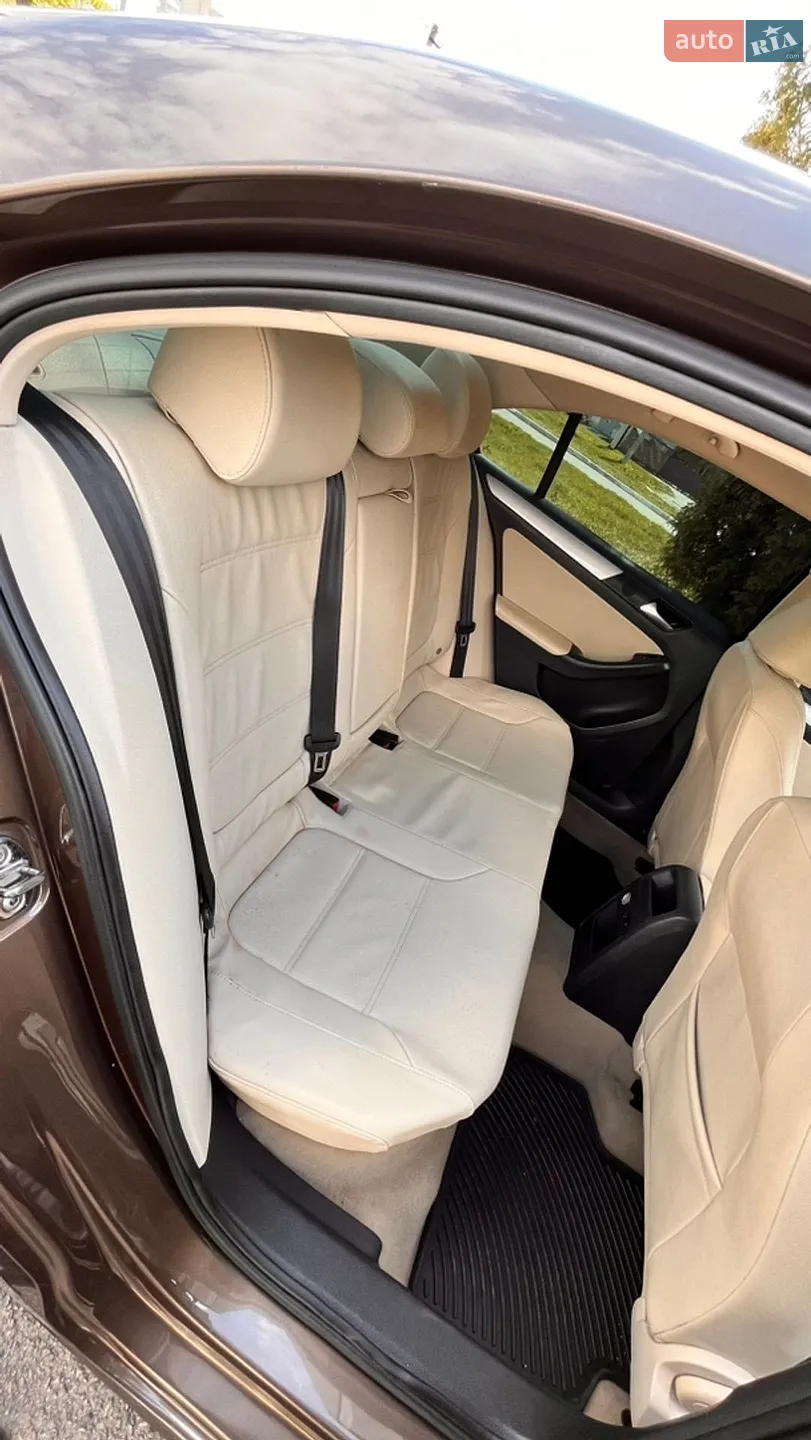 2012 Volkswagen Jetta - мініатюра 26