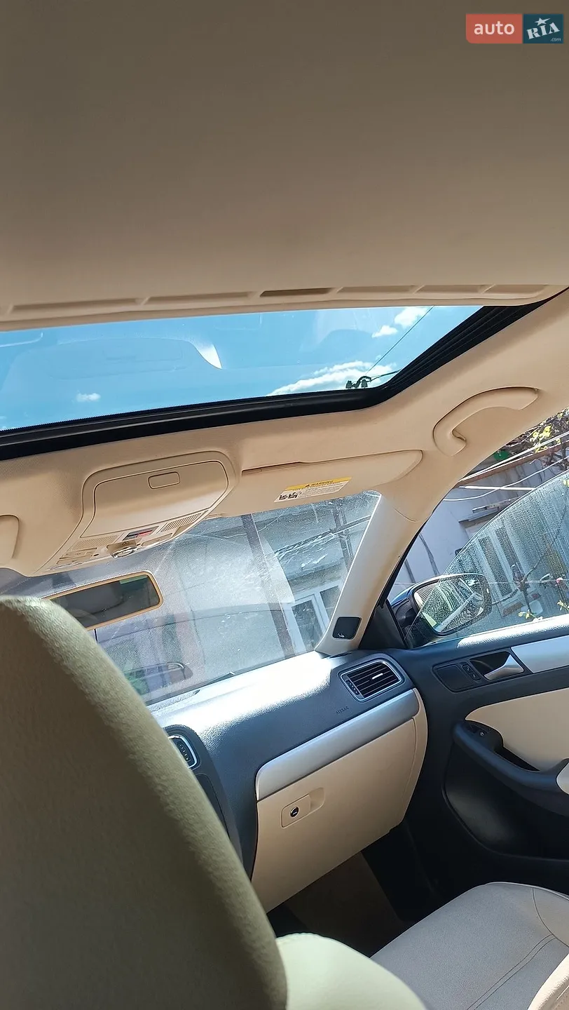 2012 Volkswagen Jetta - мініатюра 3