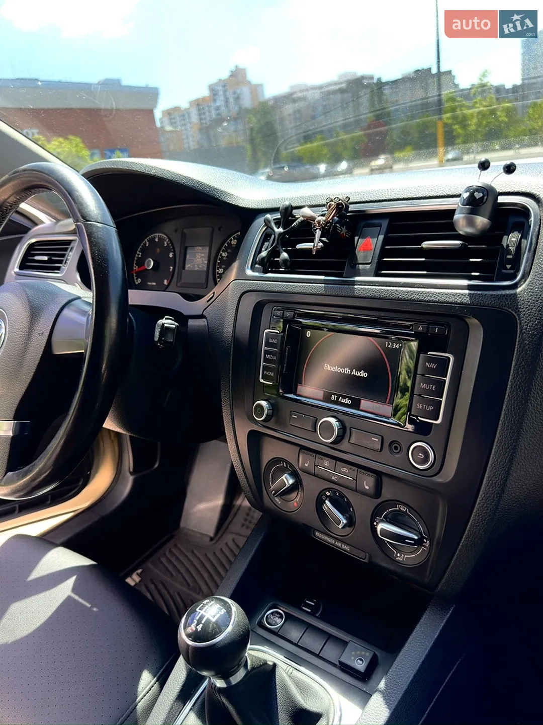 2010 Volkswagen Jetta - мініатюра 25