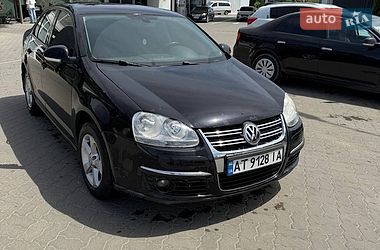 Седан Volkswagen Jetta 2008 в Черновцах