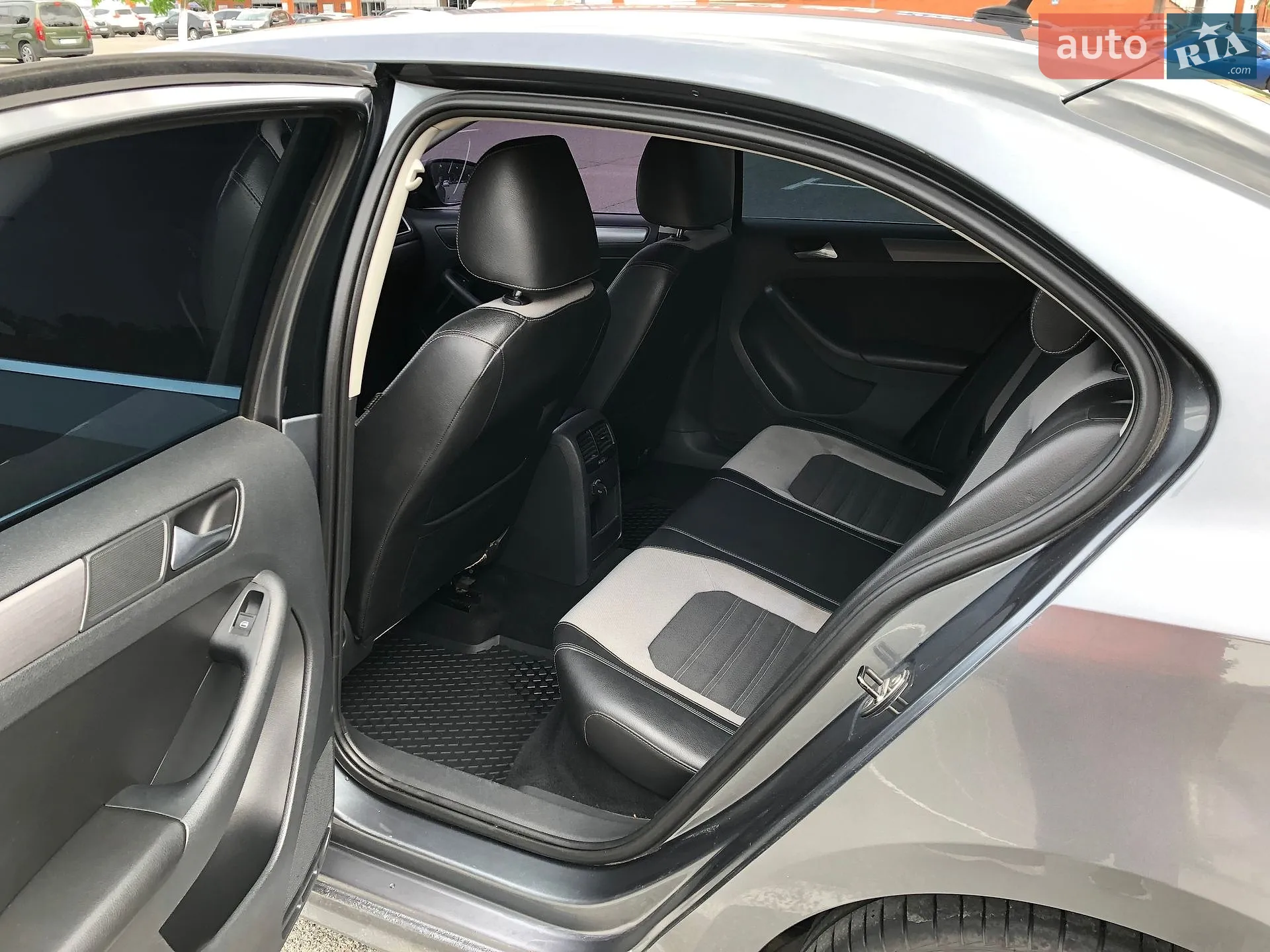 2011 Volkswagen Jetta - мініатюра 9