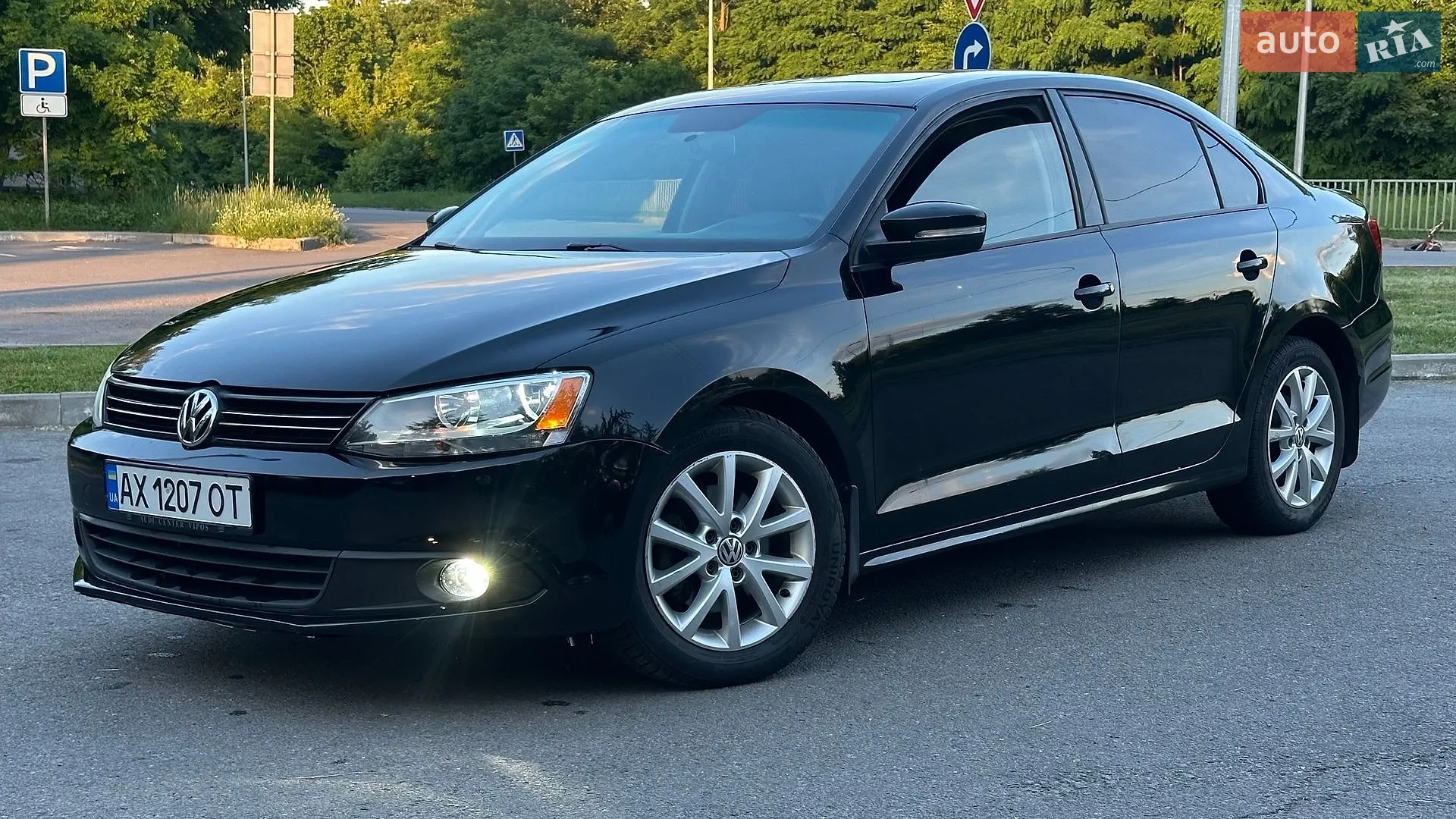 2011 Volkswagen Jetta - фото 1