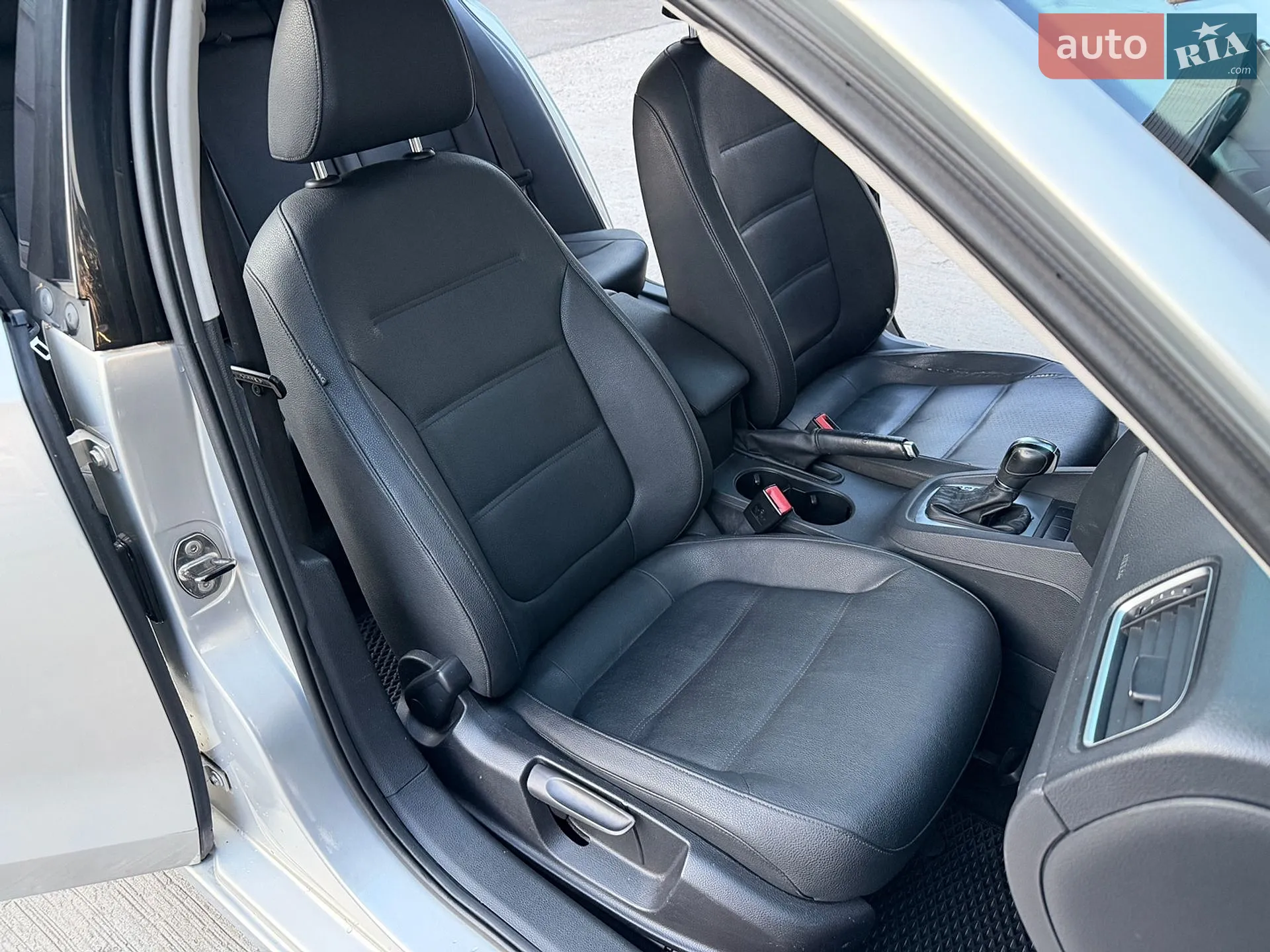 2010 Volkswagen Jetta - мініатюра 26