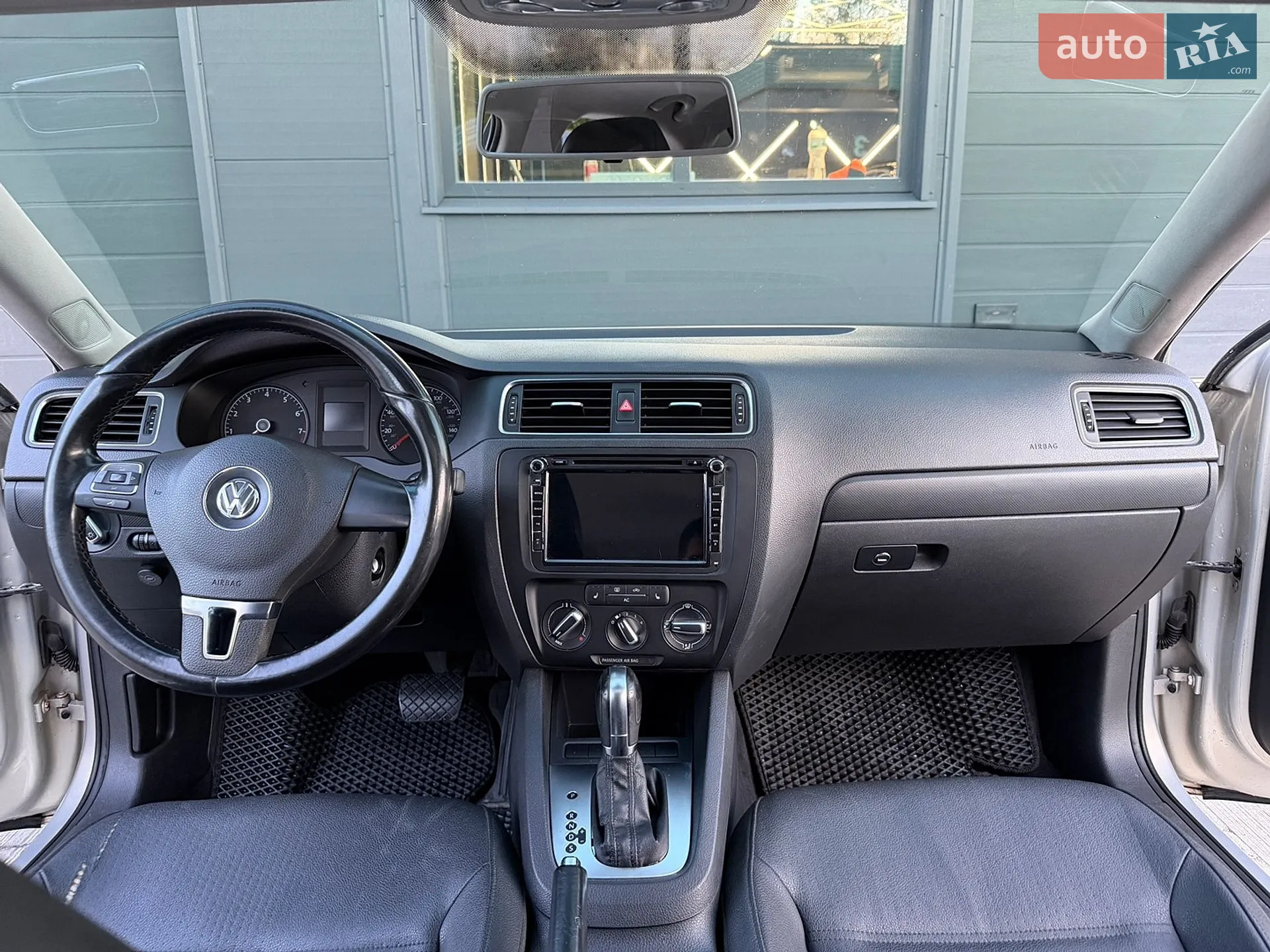 2010 Volkswagen Jetta - мініатюра 30